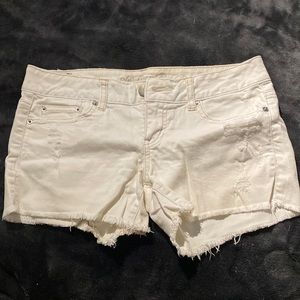 American Eagle white denim short shorts SIZE 4